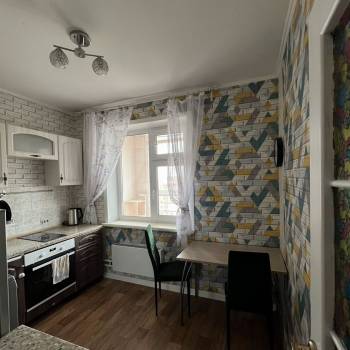 Сдается 1-комнатная квартира, 42 м²