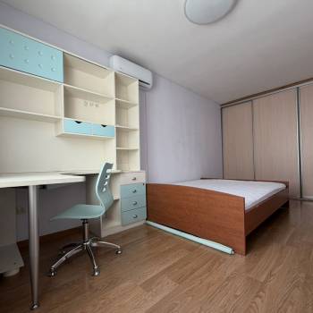 Сдается Многокомнатная квартира, 58,6 м²