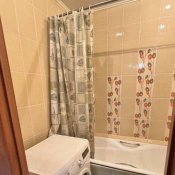 Продается Многокомнатная квартира, 75,7 м²