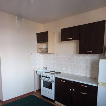 Продается 1-комнатная квартира, 42 м²