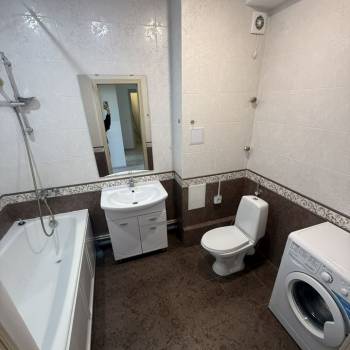 Продается 1-комнатная квартира, 40 м²