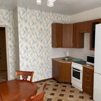 Сдается 1-комнатная квартира, 40 м²