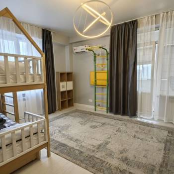 Сдается 2-х комнатная квартира, 82 м²