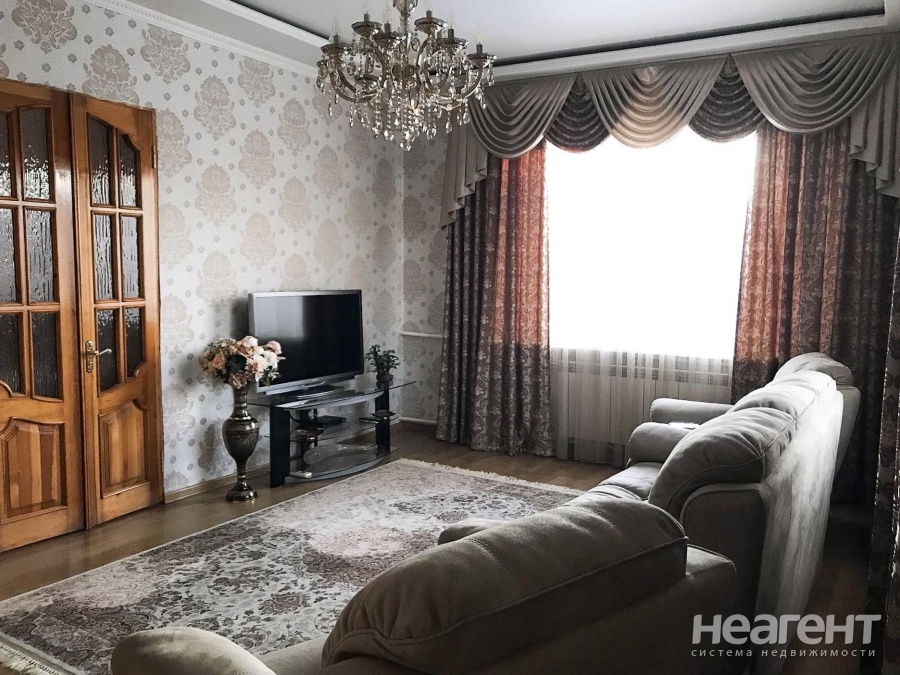 Продается Дом, 180 м²