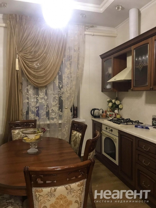 Продается Дом, 180 м²