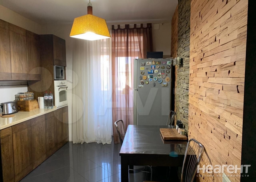 Продается 3-х комнатная квартира, 100 м²