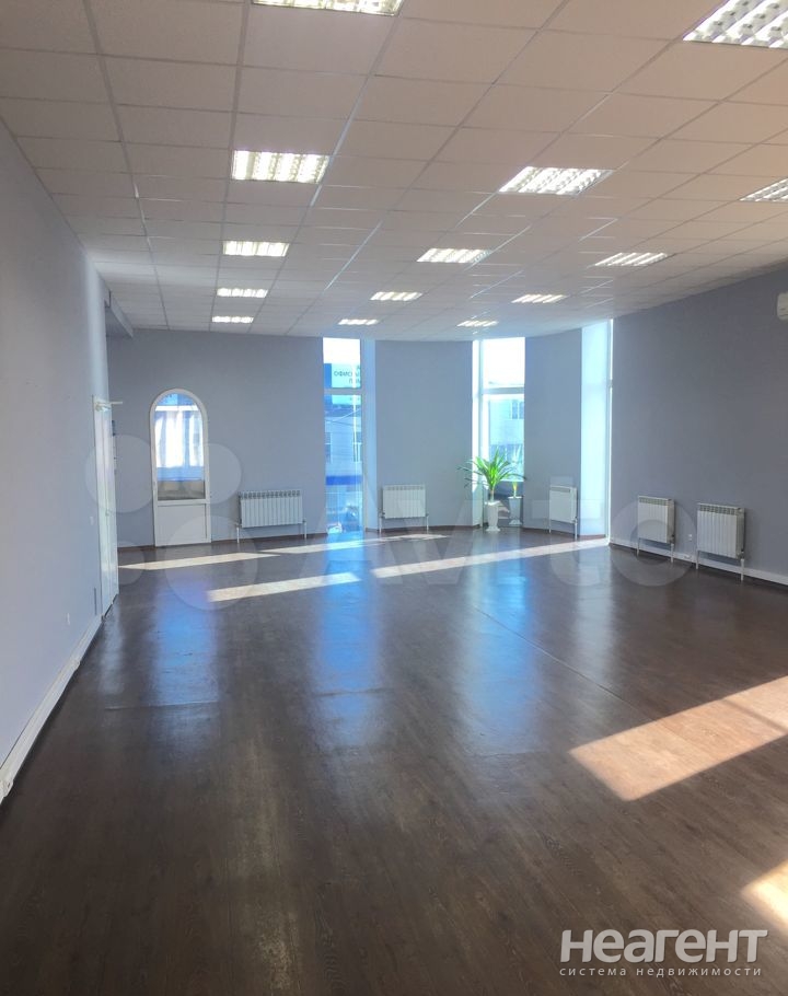 Сдается Нежилое помещение, 170 м²