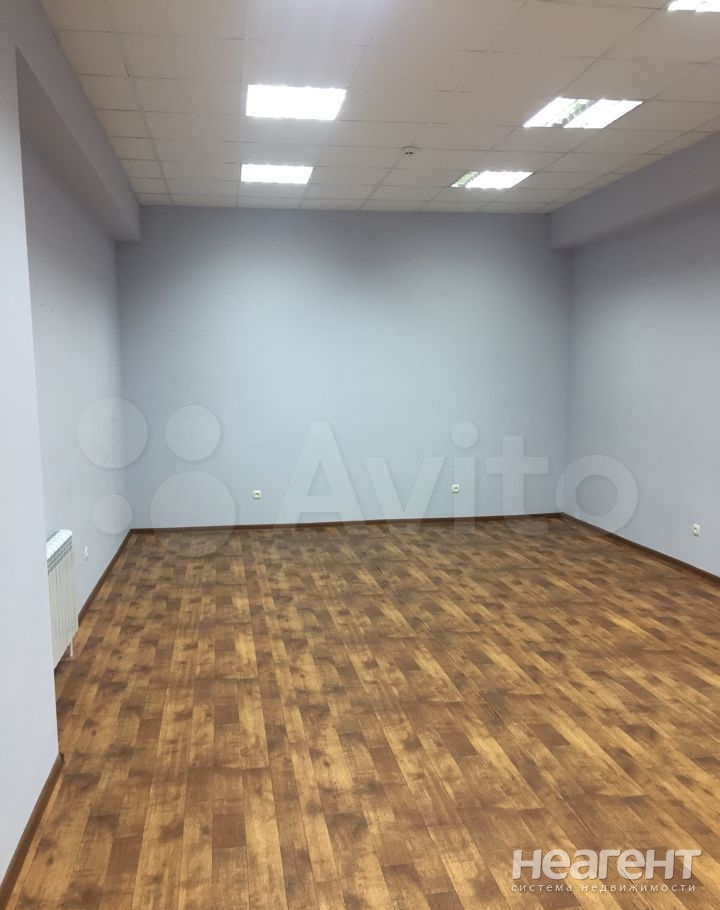 Сдается Нежилое помещение, 170 м²