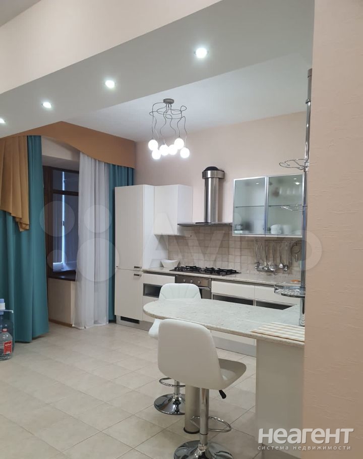 Продается 2-х комнатная квартира, 100 м²