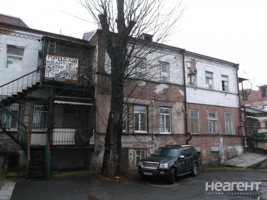 Продается Многокомнатная квартира, 130 м²