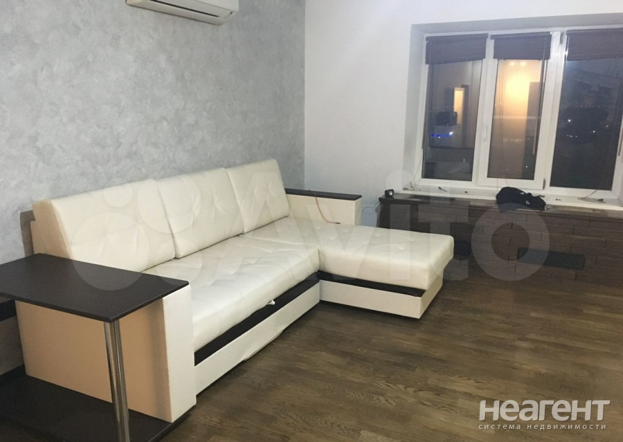 Продается 1-комнатная квартира, 43 м²