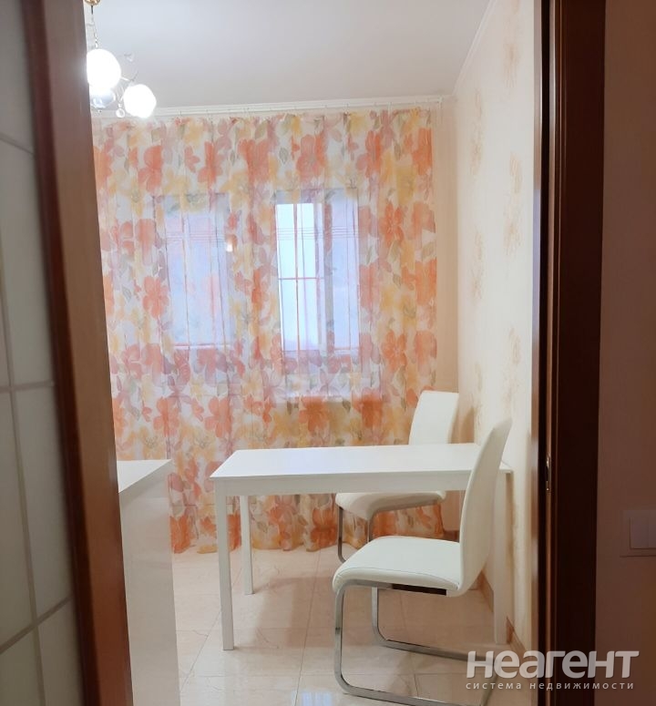 Продается 1-комнатная квартира, 51,1 м²