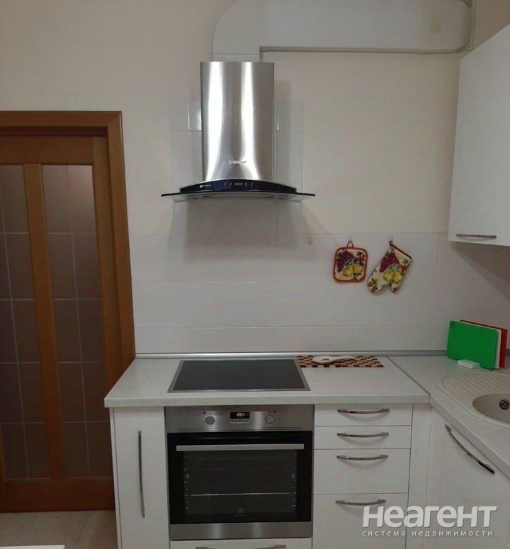 Продается 1-комнатная квартира, 51,1 м²