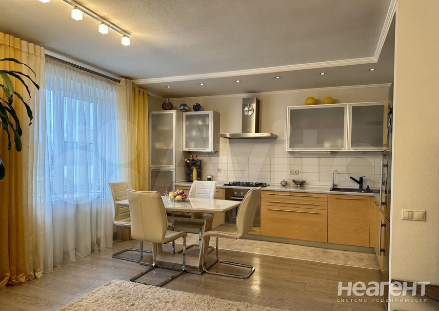 Продается 2-х комнатная квартира, 80 м²