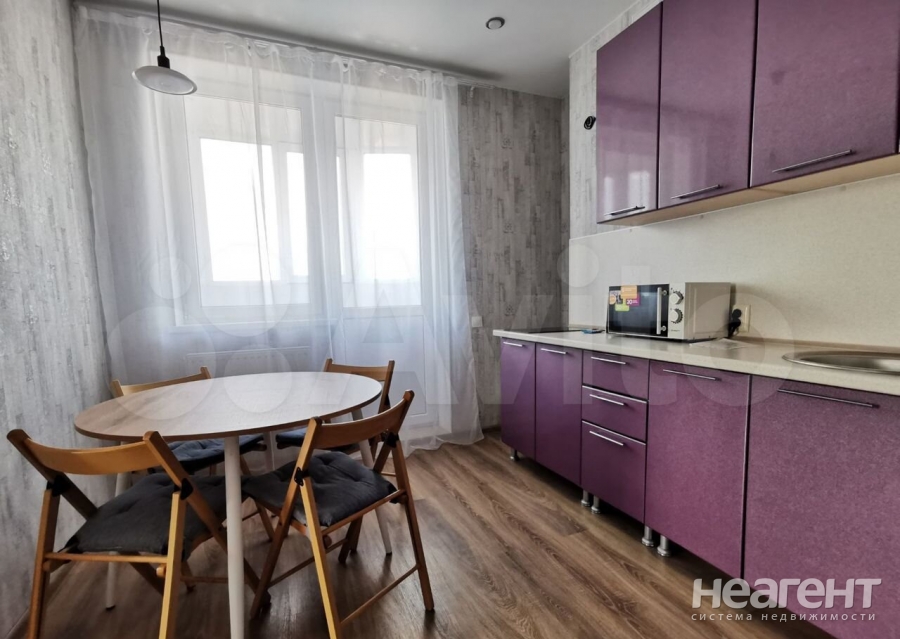 Сдается 1-комнатная квартира, 43 м²