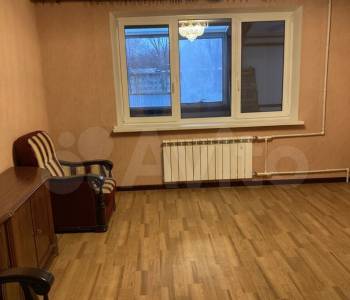 Продается 1-комнатная квартира, 220 м²