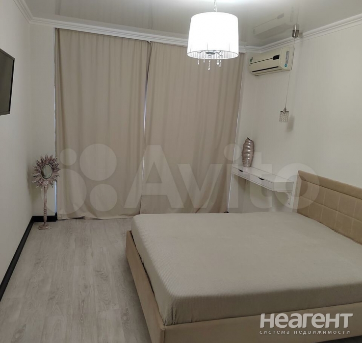 Продается 1-комнатная квартира, 45 м²