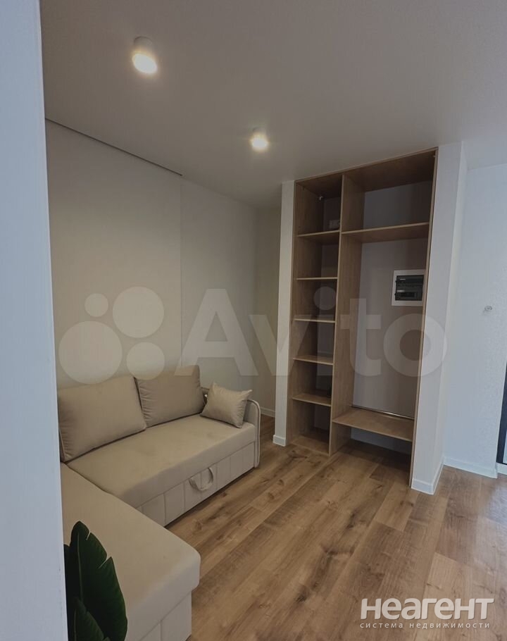 Продается 1-комнатная квартира, 37 м²