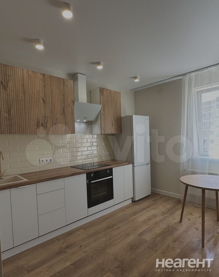 Продается 1-комнатная квартира, 37 м²