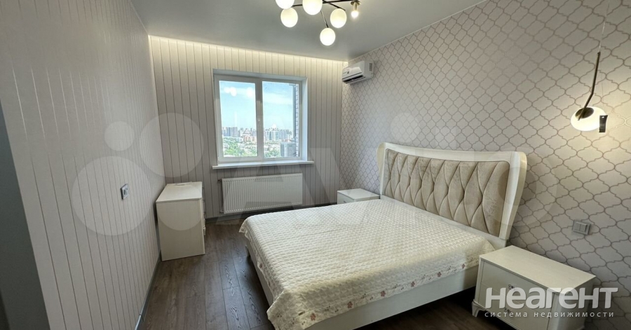 Продается 1-комнатная квартира, 43 м²