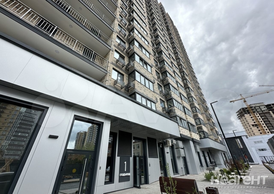 Продается 1-комнатная квартира, 43 м²