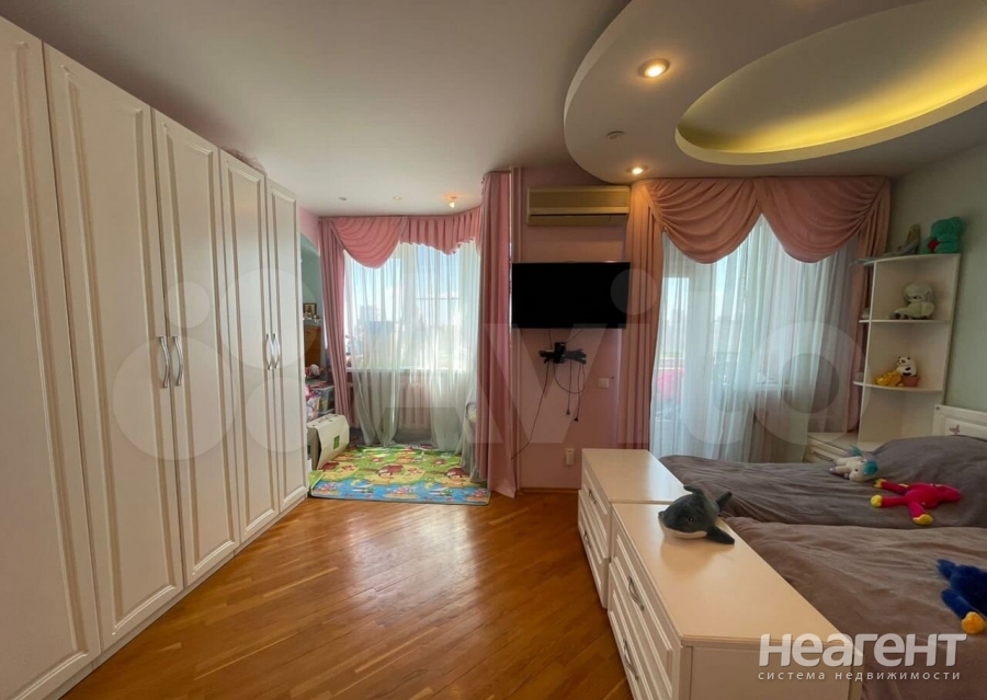 Продается 3-х комнатная квартира, 110 м²