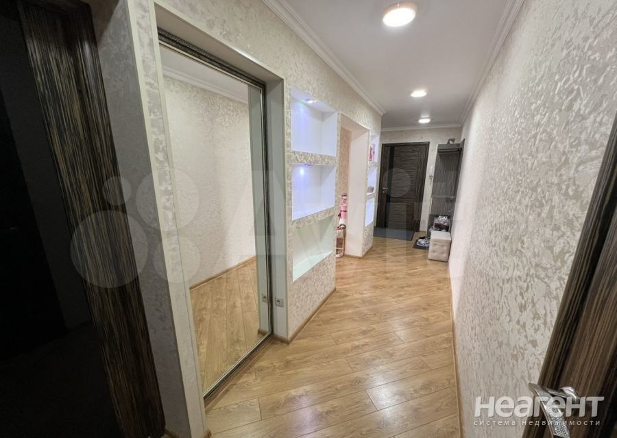 Продается 3-х комнатная квартира, 77 м²