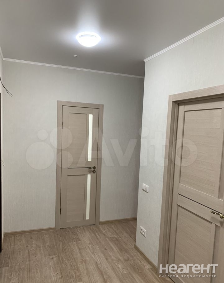 Продается 1-комнатная квартира, 37 м²