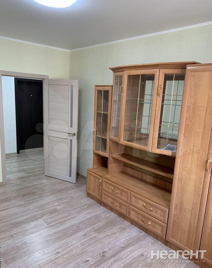 Продается 1-комнатная квартира, 37 м²