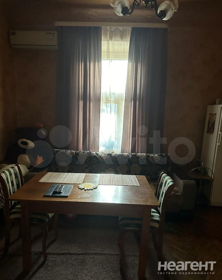 Продается Многокомнатная квартира, 72 м²