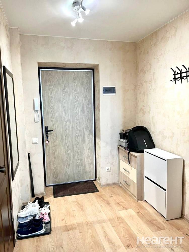 Продается 1-комнатная квартира, 37,4 м²