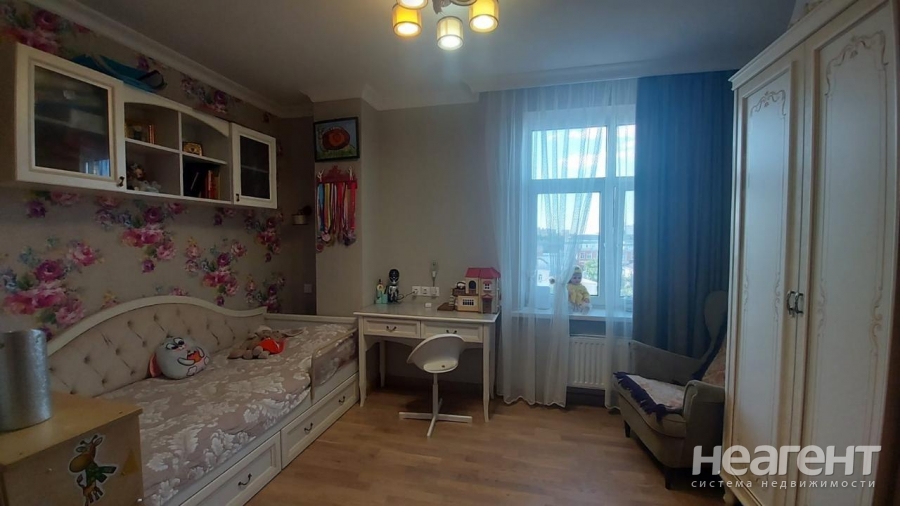 Продается Многокомнатная квартира, 91 м²