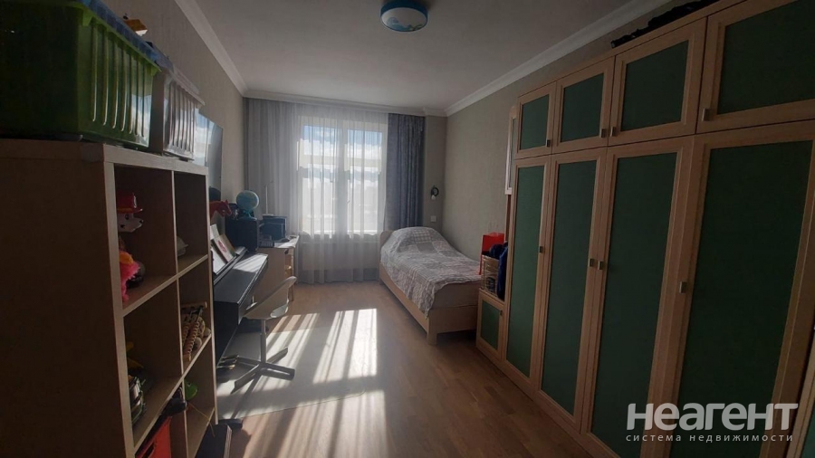 Продается Многокомнатная квартира, 91 м²