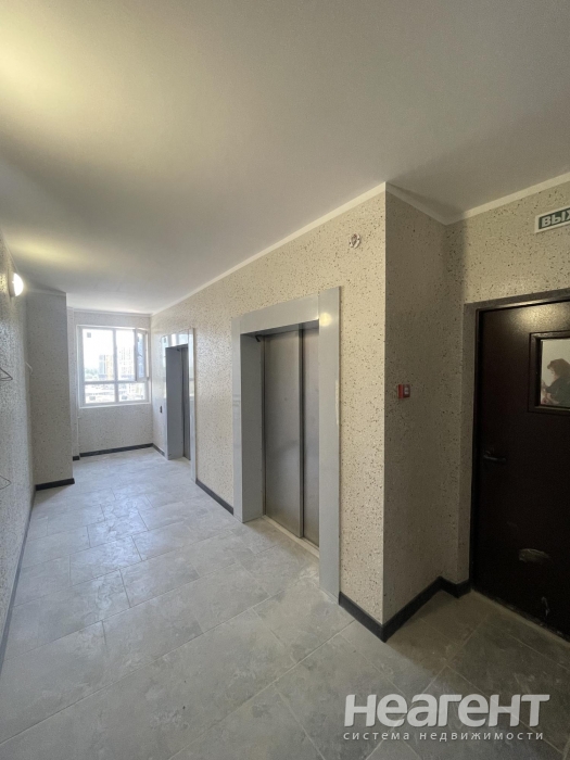 Продается 1-комнатная квартира, 37 м²