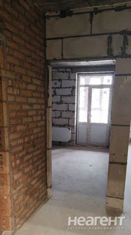 Продается 1-комнатная квартира, 42 м²