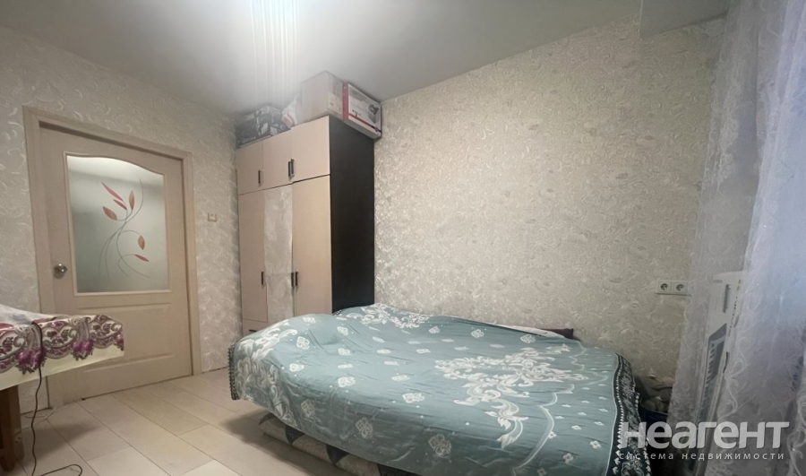 Продается 1-комнатная квартира, 32 м²