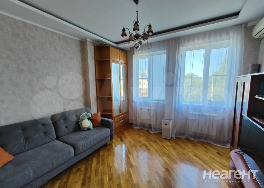 Продается 1-комнатная квартира, 35 м²