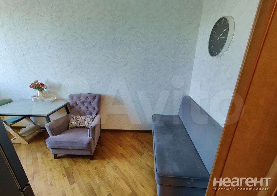 Продается 1-комнатная квартира, 35 м²