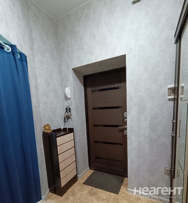 Продается 1-комнатная квартира, 37 м²