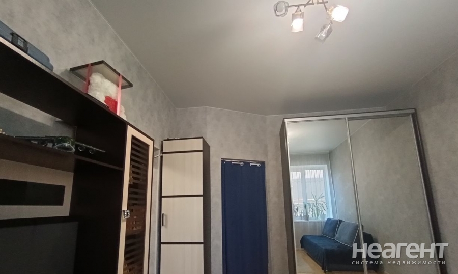 Продается 1-комнатная квартира, 37 м²