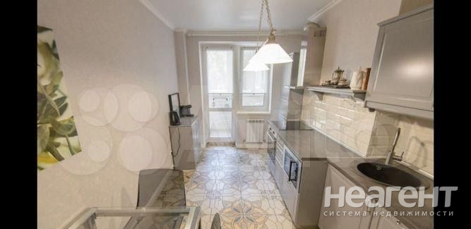 Продается 3-х комнатная квартира, 104 м²