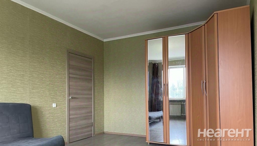 Продается 1-комнатная квартира, 40 м²