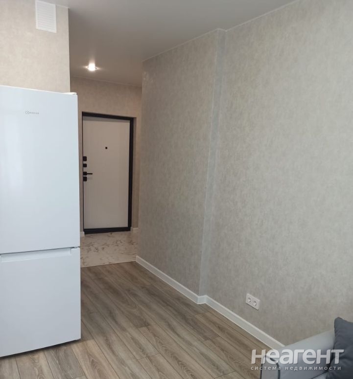 Продается 1-комнатная квартира, 38 м²