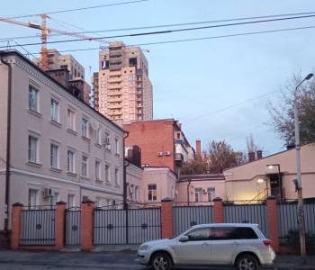 Продается Многокомнатная квартира, 135 м²