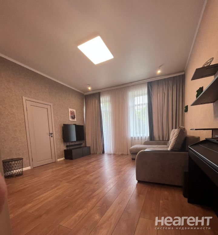 Продается 2-х комнатная квартира, 60 м²