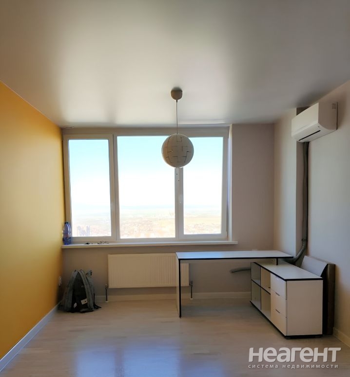 Продается 1-комнатная квартира, 45 м²