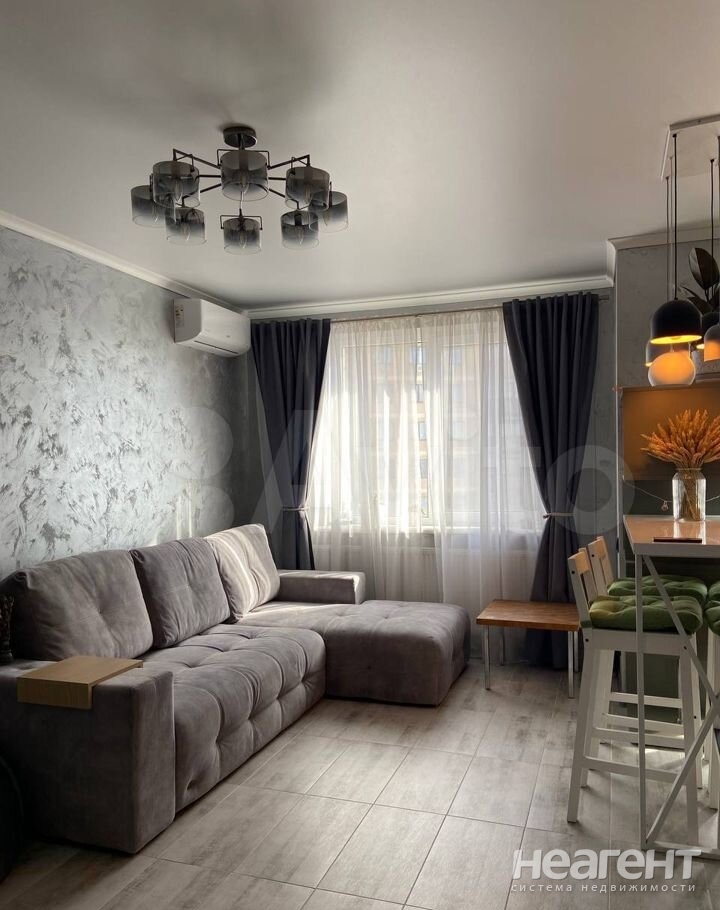 Продается 1-комнатная квартира, 37 м²