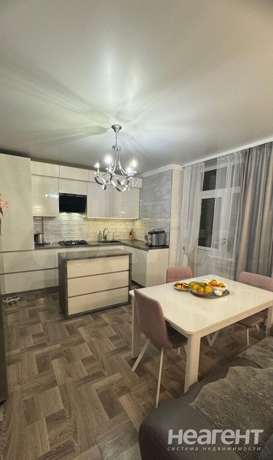 Продается 3-х комнатная квартира, 100 м²