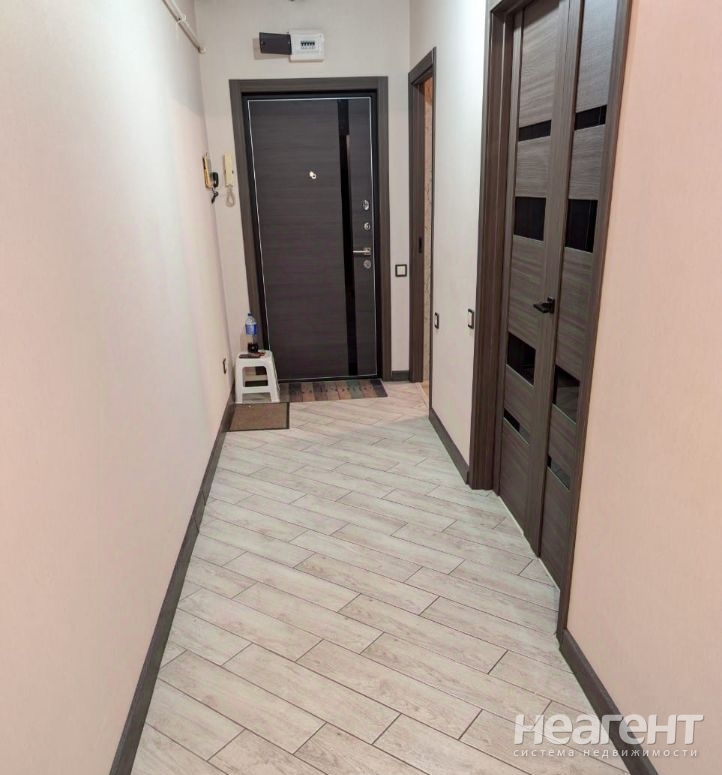 Продается Многокомнатная квартира, 90 м²