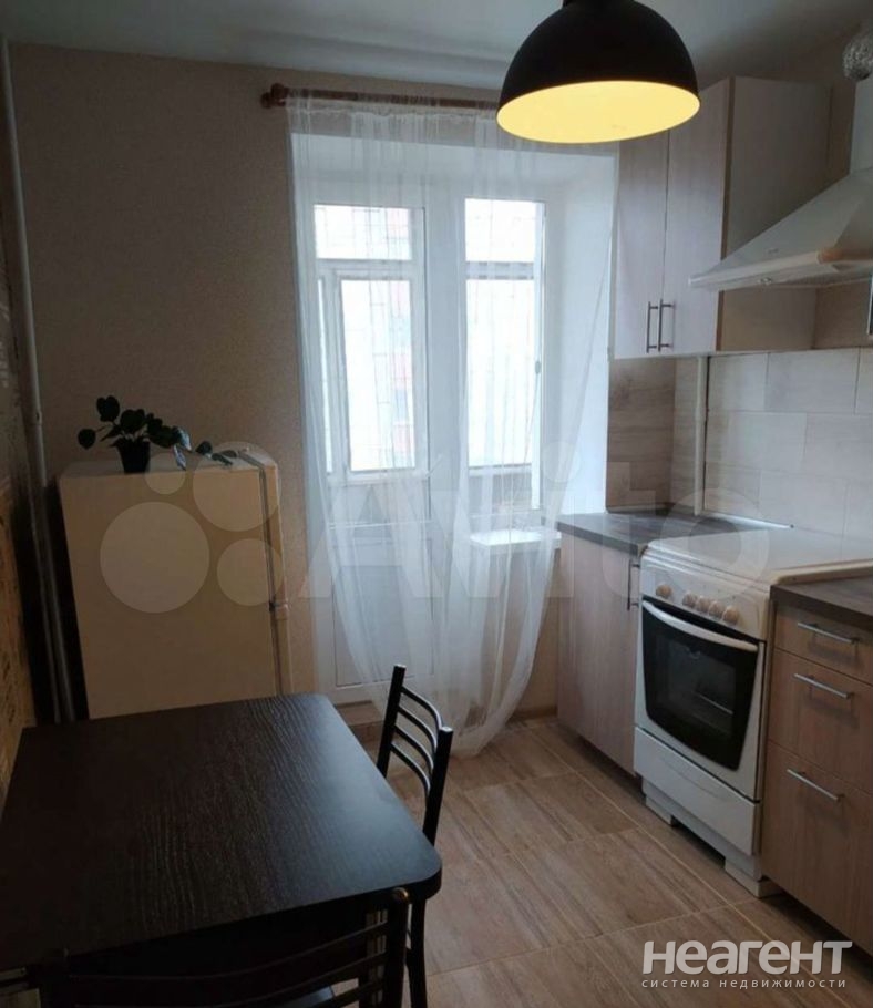 Продается Многокомнатная квартира, 64 м²